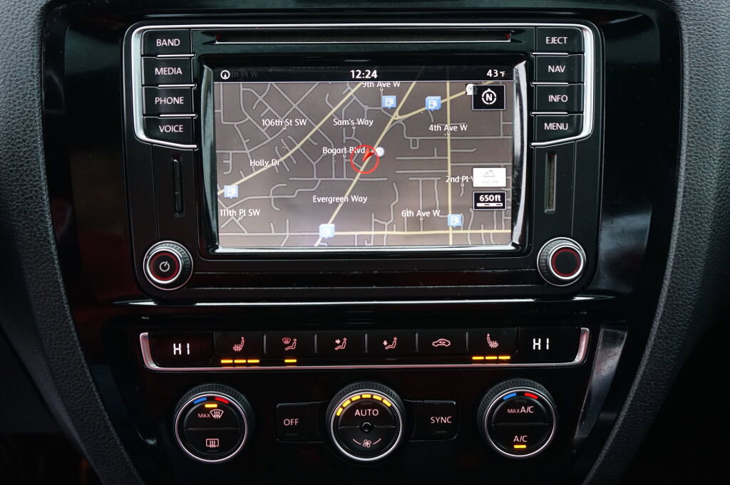 Used 2017 Volkswagen Jetta GLI image 18