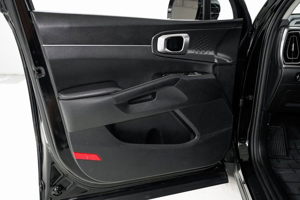 Used 2025 Kia Sorento S image 7