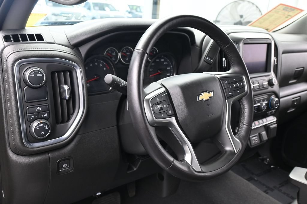 Used 2021 Chevrolet Silverado 1500 LT w/ Convenience Package II RWD image 15