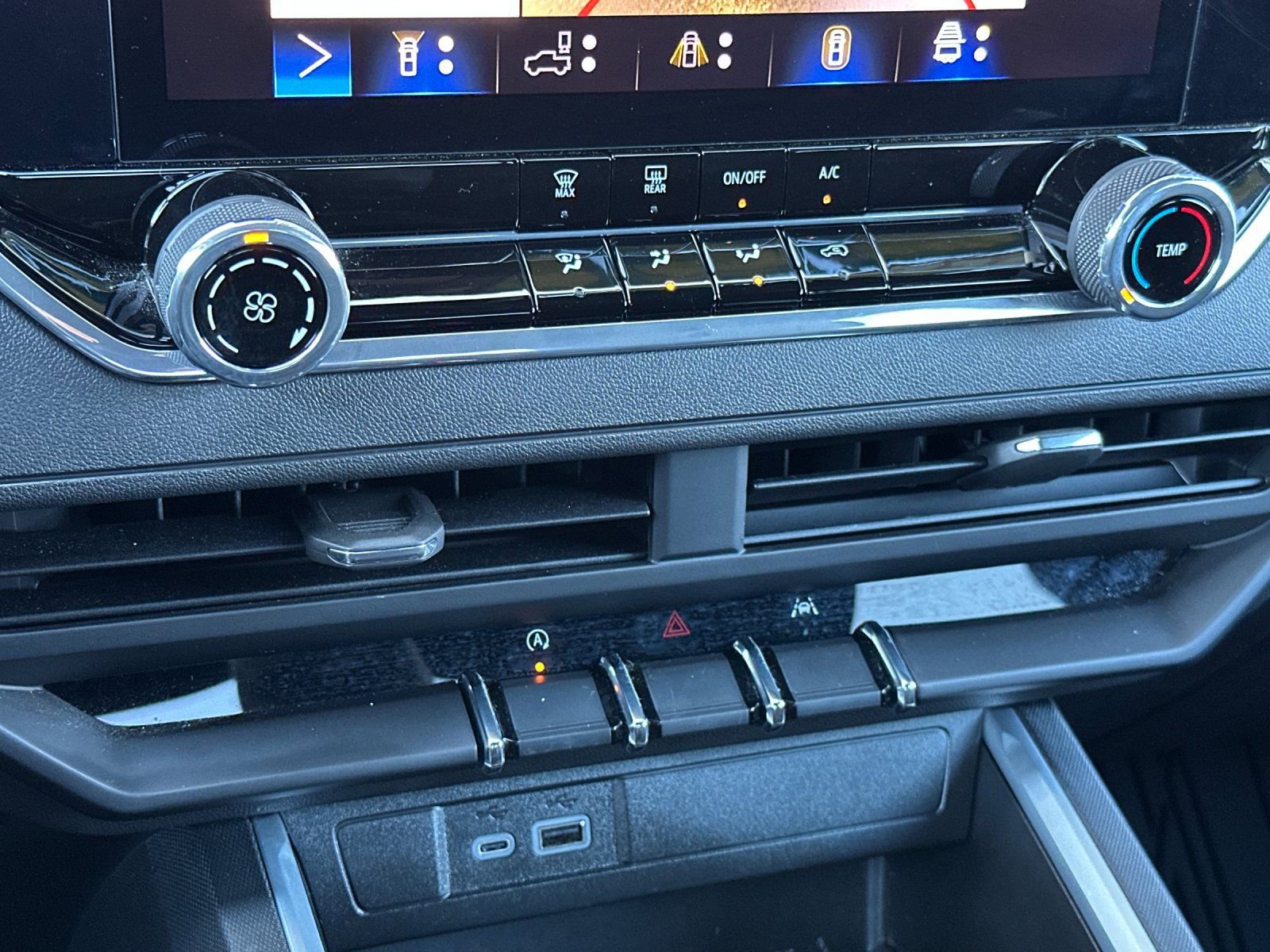 Used 2024 Chevrolet Colorado Trail Boss w/ LPO, Dark Essentials Package image 19