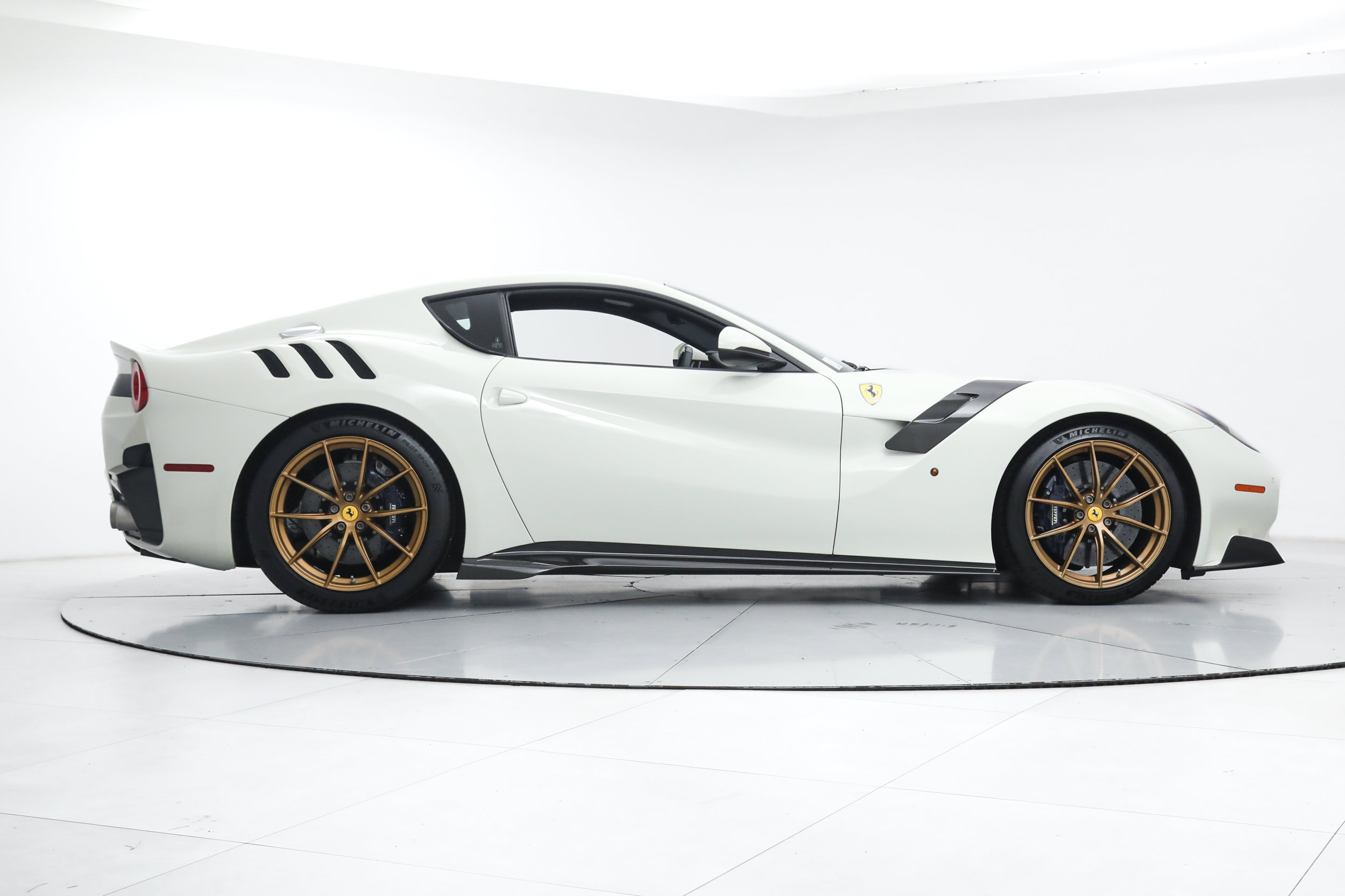 Used 2017 Ferrari F12tdf RWD image 9