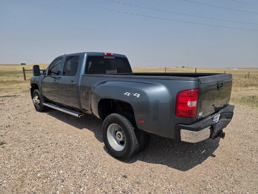 Used 2011 Chevrolet Silverado 3500 LTZ w/ LTZ Plus Package AWD/4WD image 3