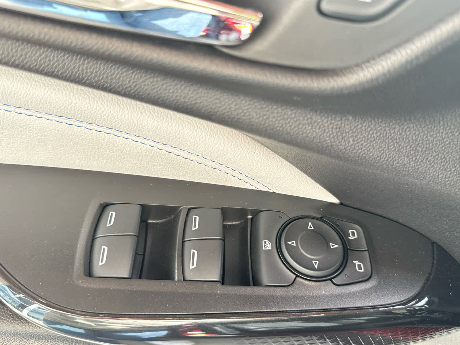 Certified 2025 Chevrolet Trax LT w/ LT Convenience Package image 10