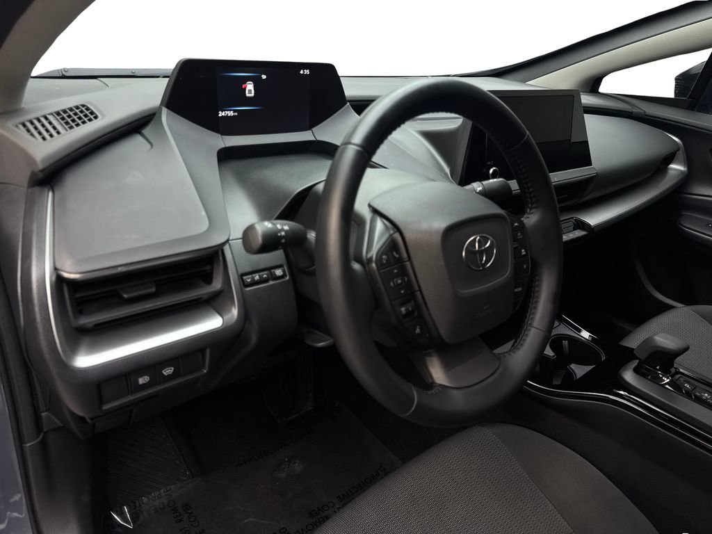 Used 2025 Toyota Prius LE FWD image 51