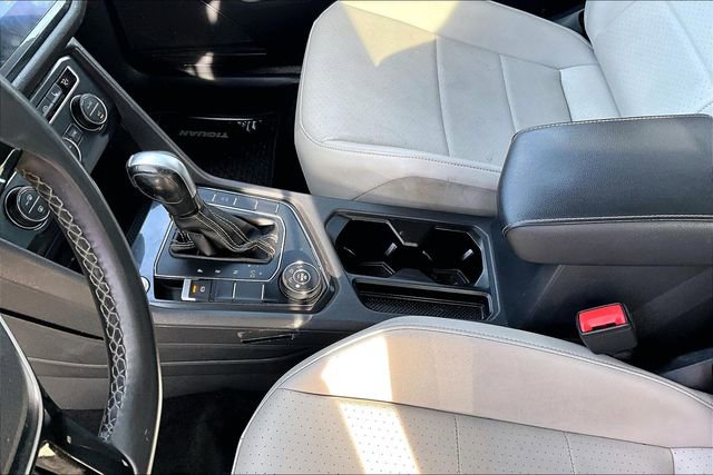 Used 2021 Volkswagen Tiguan SE w/ Panoramic Sunroof Package image 15