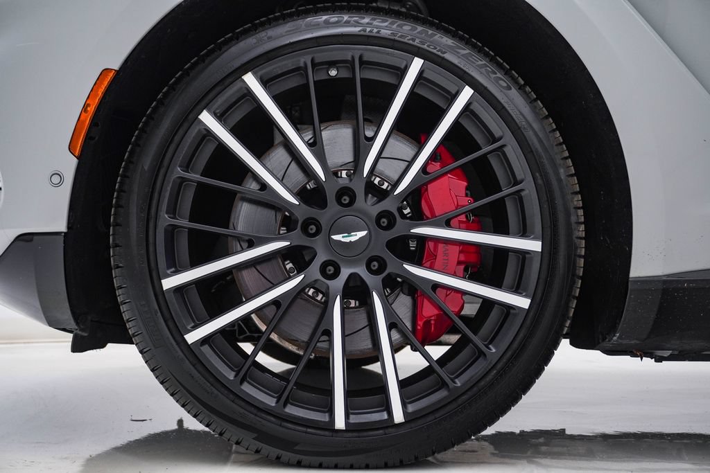 Used 2023 Aston Martin DBX AWD/4WD image 15