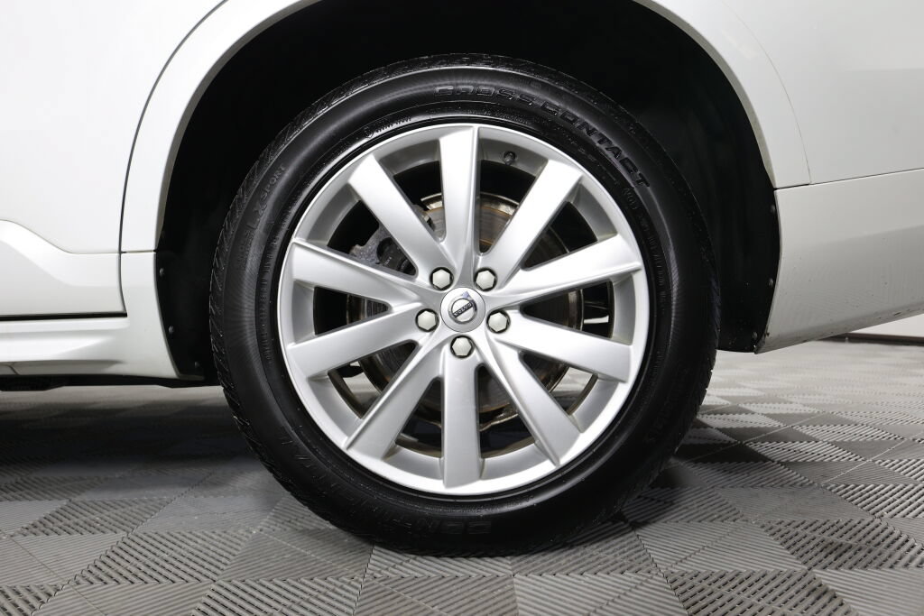 Used 2016 Volvo XC90 T6 Momentum w/ Momentum Plus Package AWD/4WD image 8