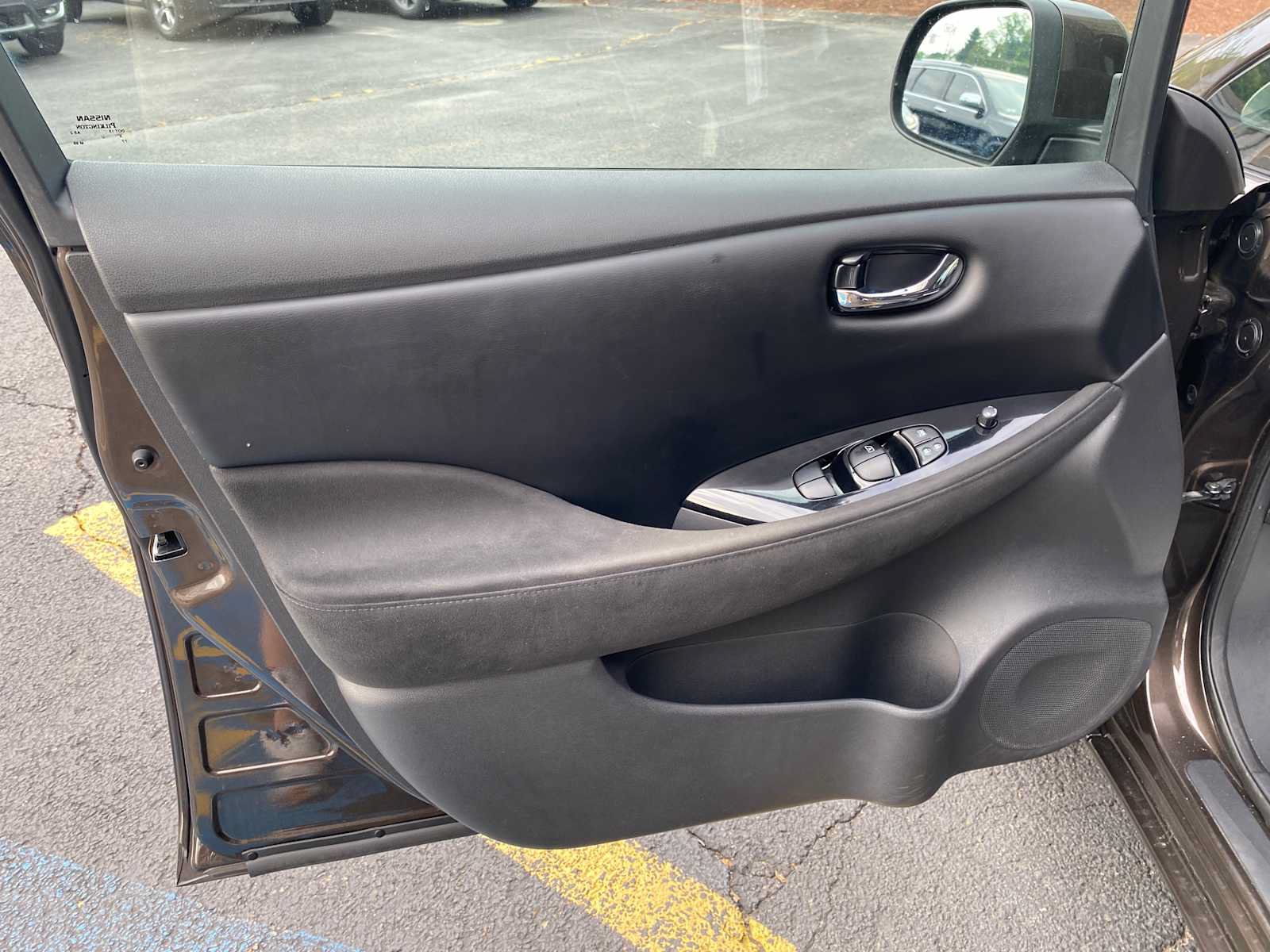 Used 2016 Nissan Leaf SV FWD image 32