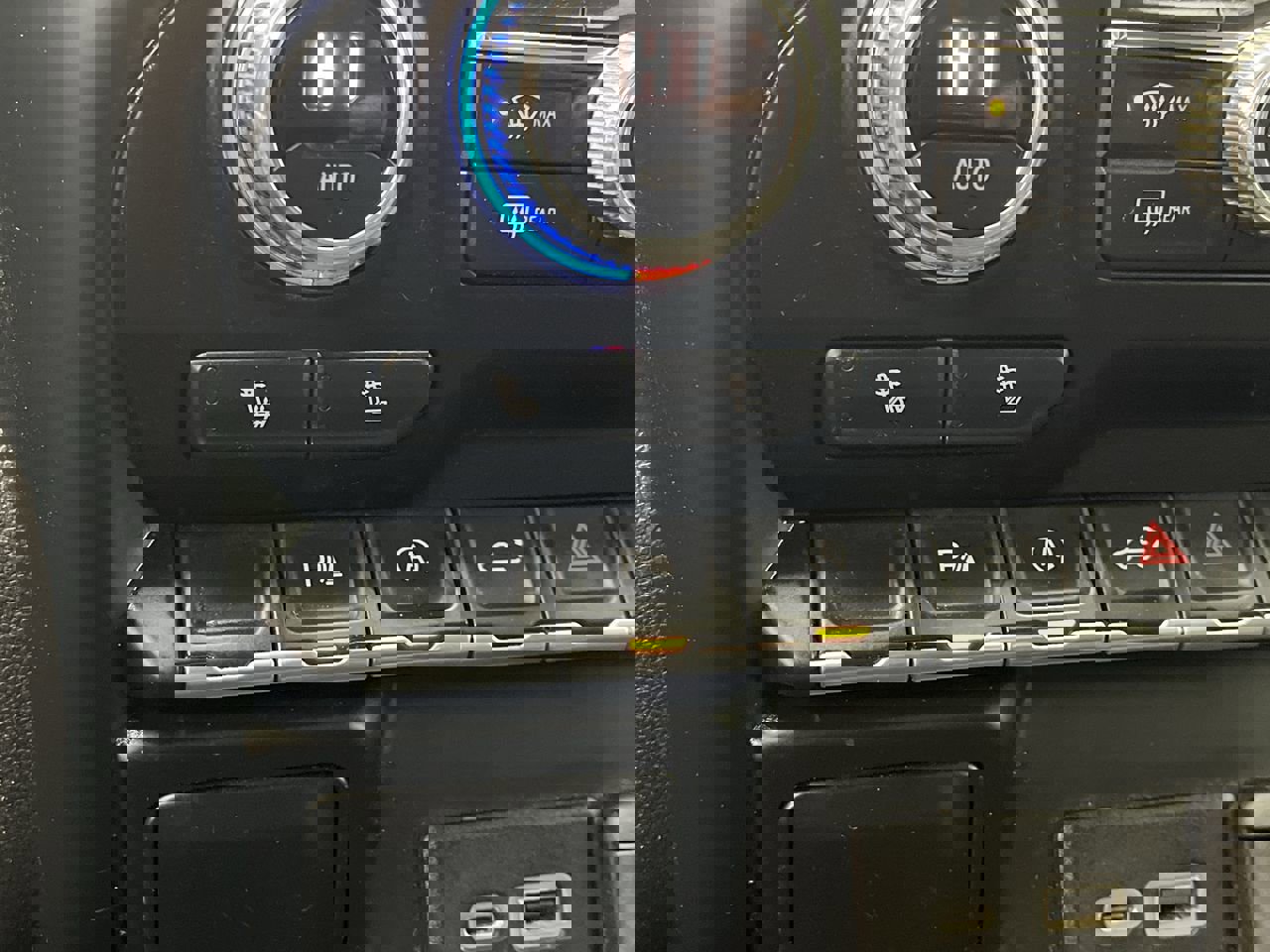 Used 2019 GMC Sierra 1500 SLE w/ SLE Value Package image 21