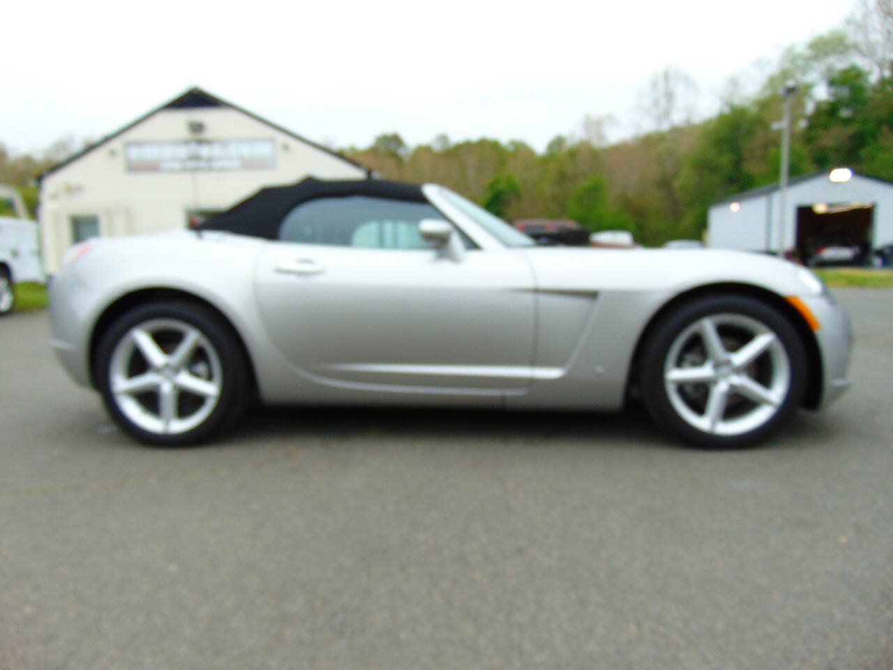 Used 2008 Saturn Sky w/ Premium Trim Package RWD image 2