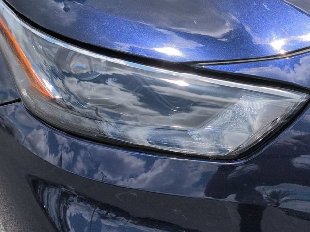 Used 2022 Toyota Highlander XLE AWD/4WD image 10
