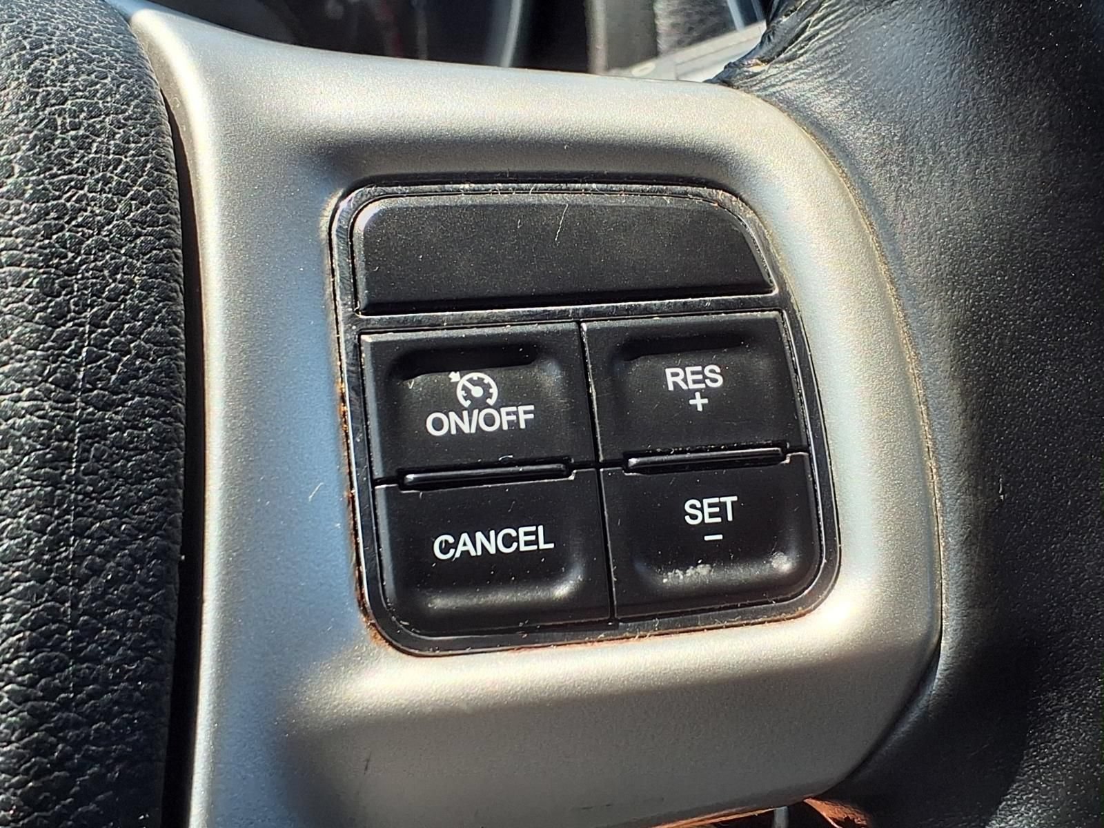Used 2011 Chrysler 200 Limited FWD image 27