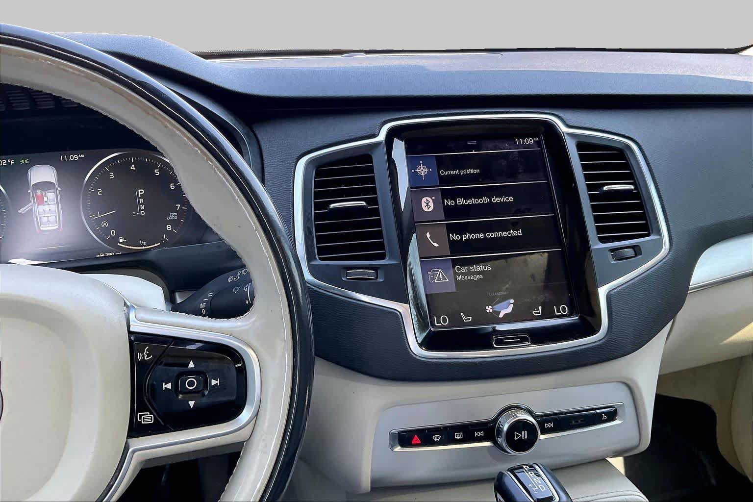 Used 2016 Volvo XC90 T6 Momentum w/ Convenience Package AWD/4WD image 7