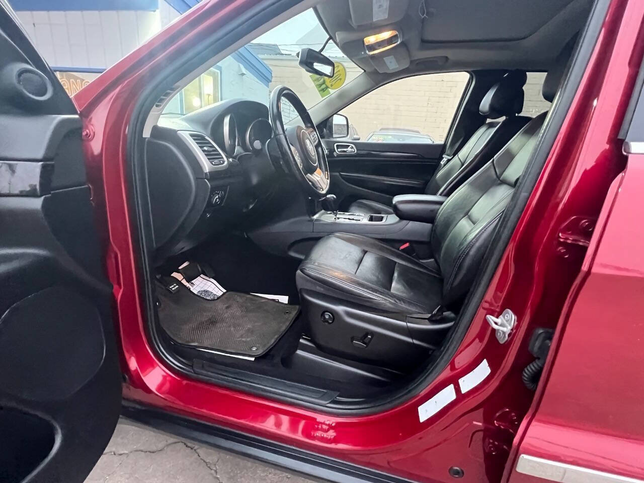 Used 2012 Jeep Grand Cherokee Laredo AWD/4WD image 14