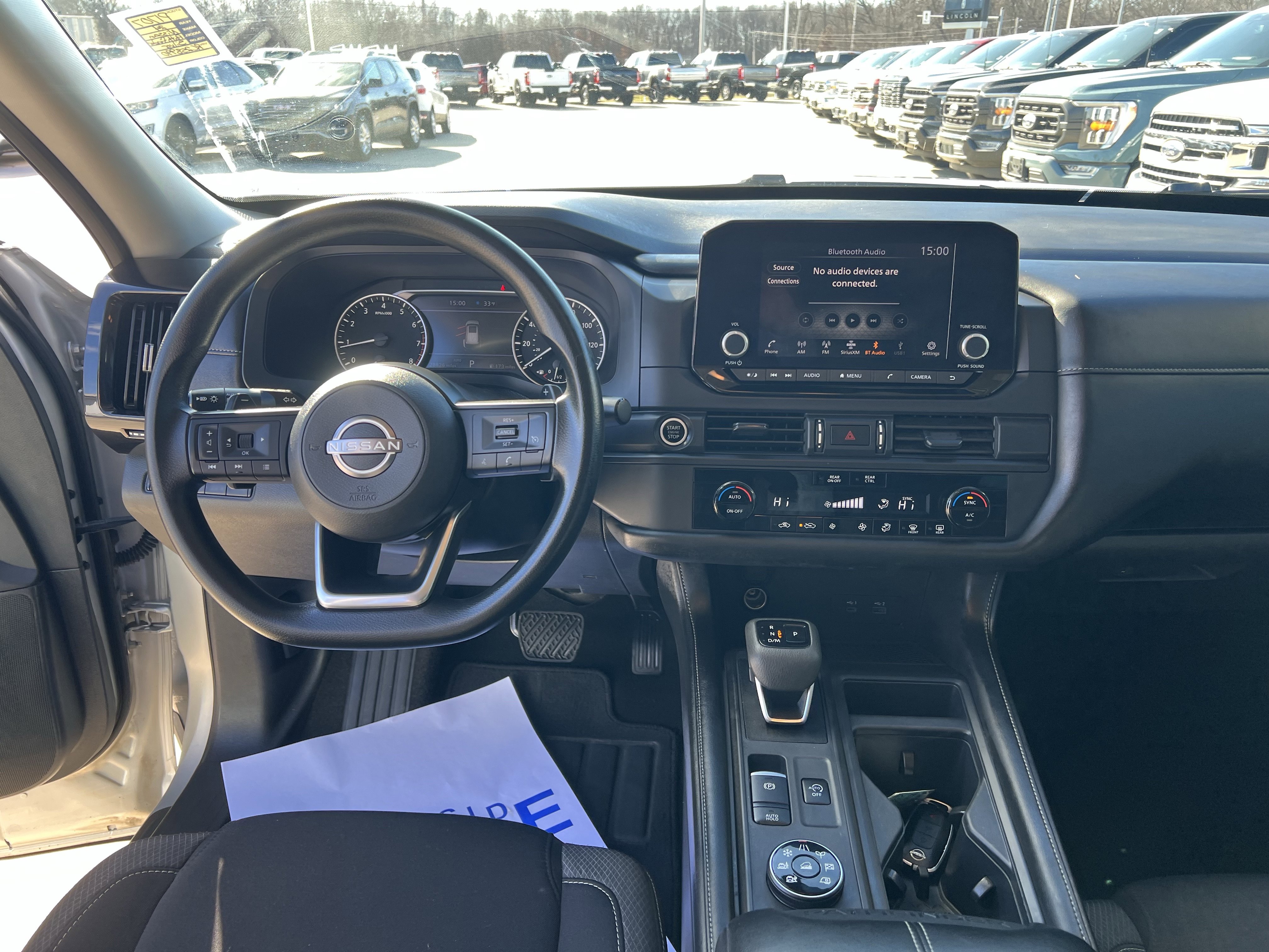 Used 2024 Nissan Pathfinder S image 17