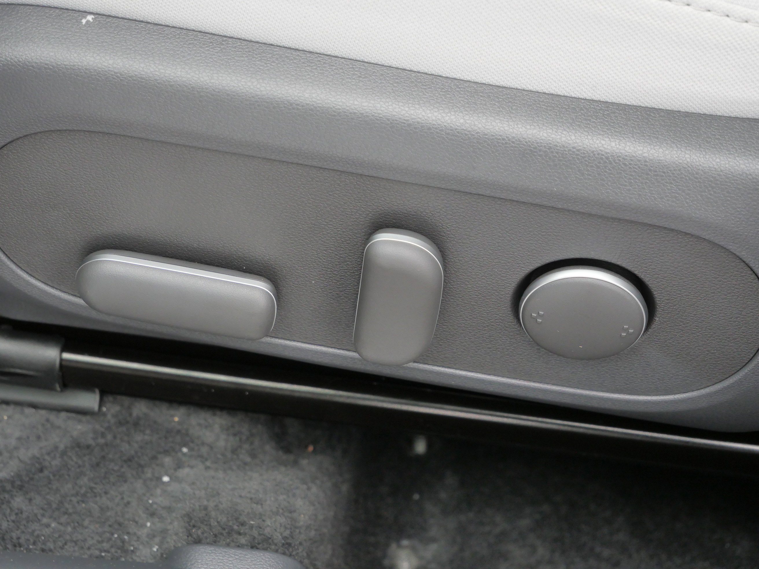 Certified 2025 Hyundai Kona SEL image 20