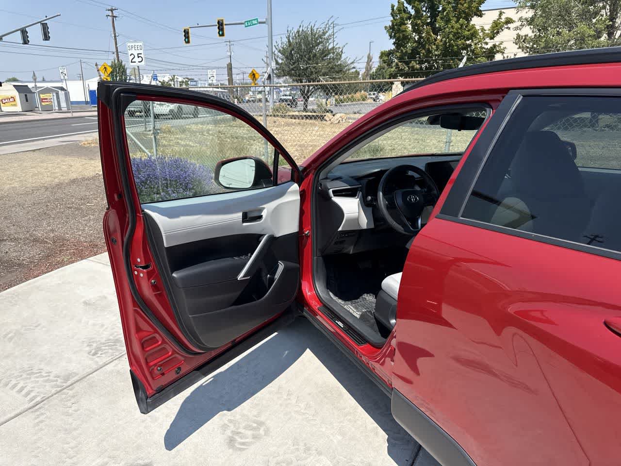 Used 2024 Toyota Corolla Cross LE w/ Moonroof Package AWD/4WD image 10