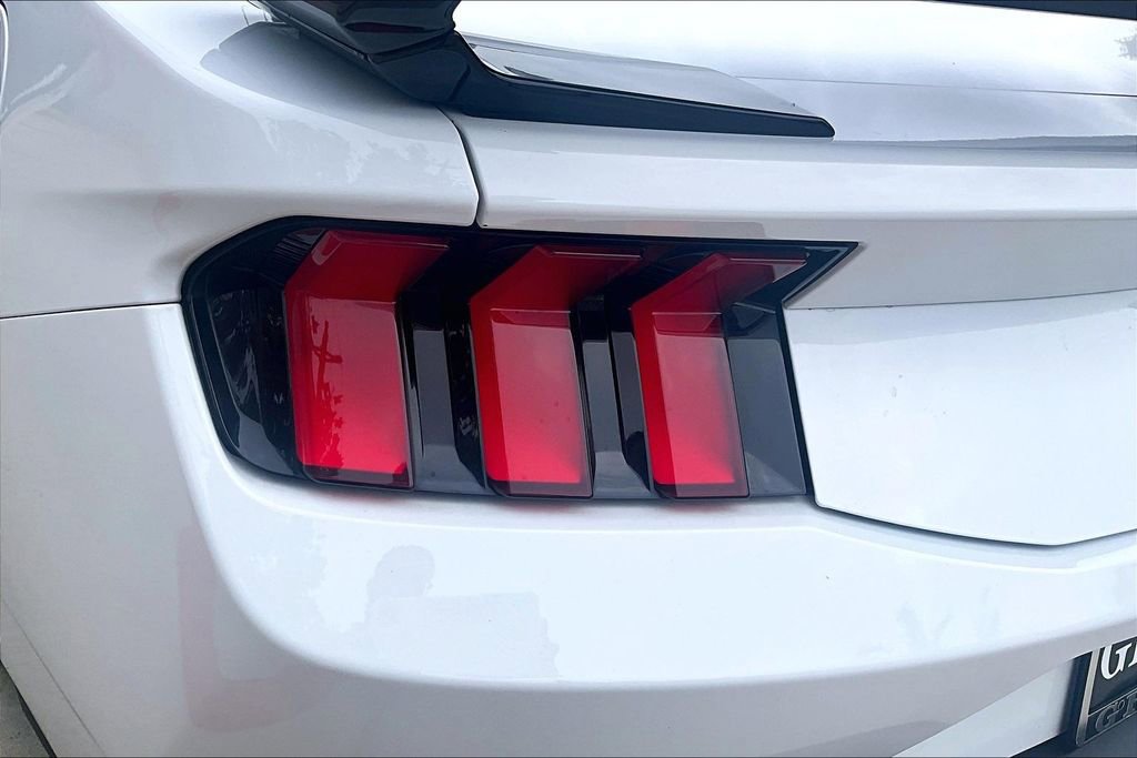 Used 2025 Ford Mustang GT Premium RWD image 39