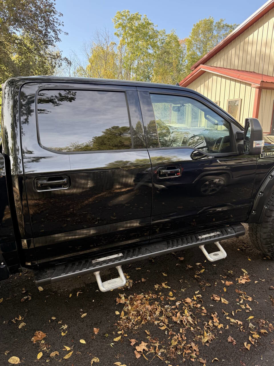 Used 2018 Ford F150 Lariat image 9