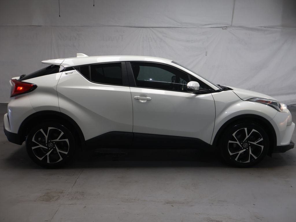 Used 2019 Toyota C-HR XLE FWD image 8