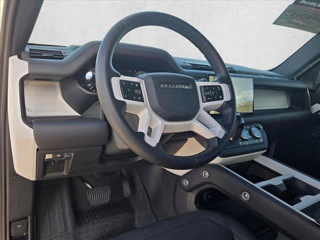 Used 2025 Land Rover Defender 110 X-Dynamic SE AWD/4WD image 10