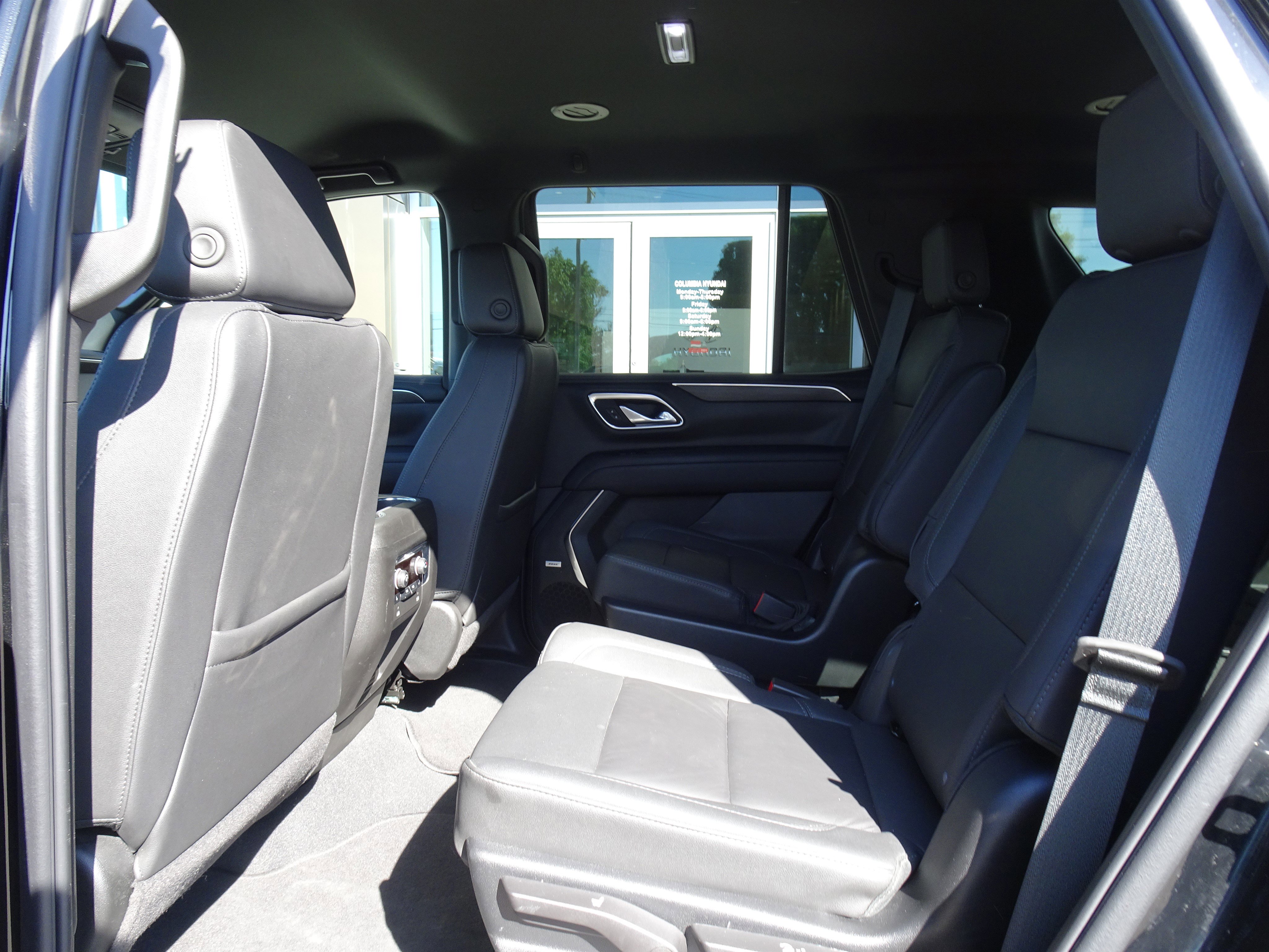 Used 2023 Chevrolet Tahoe Z71 w/ Luxury Package AWD/4WD image 15