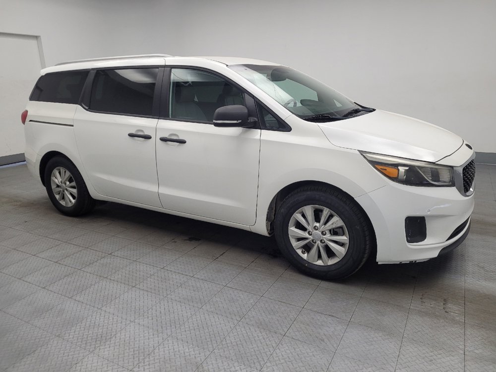 Used 2017 Kia Sedona LX w/ LX Essentials Premium Package FWD image 11