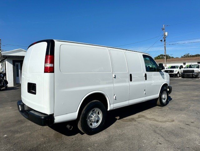 Used 2016 Chevrolet Express 2500 RWD image 6