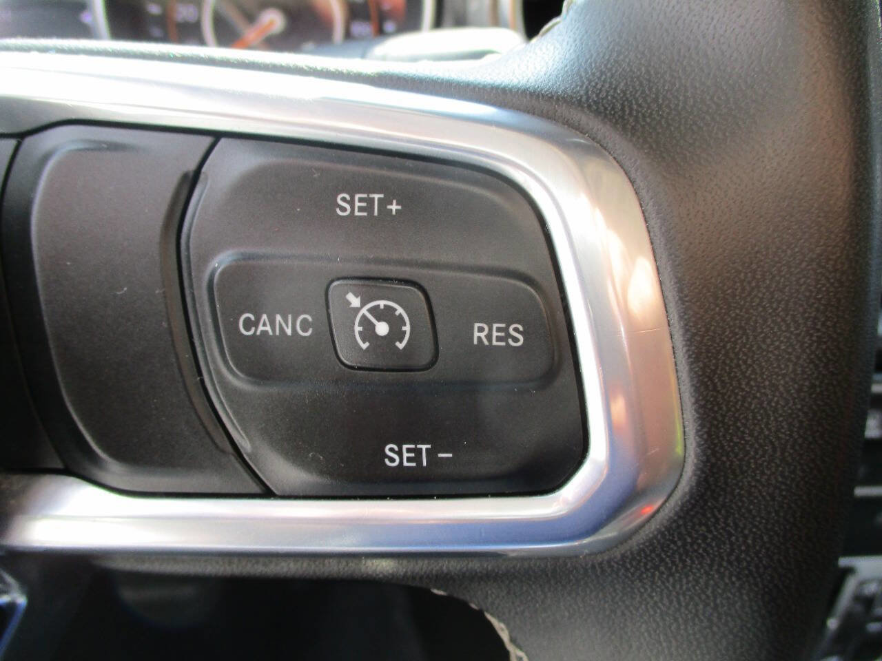 Used 2023 Jeep Gladiator Overland AWD/4WD image 20