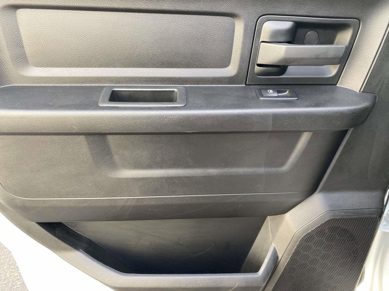 Used 2022 RAM 1500 Tradesman w/ Chrome Appearance Group image 13