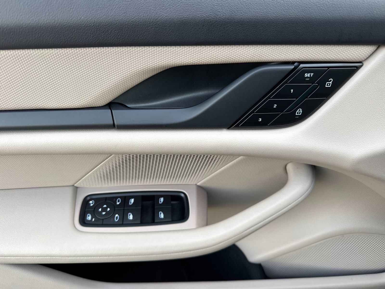 Certified 2022 Porsche Taycan 4 Cross Turismo image 12