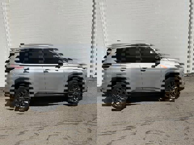 Used 2024 Nissan Rogue S image 3