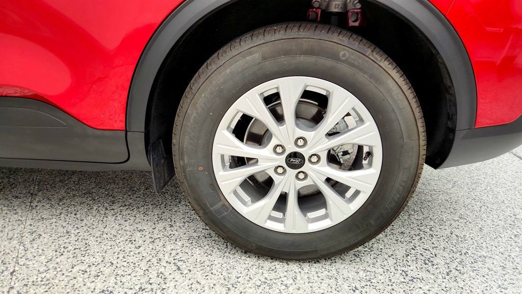 Used 2025 Ford Escape Active w/ Cold Weather Package image 9