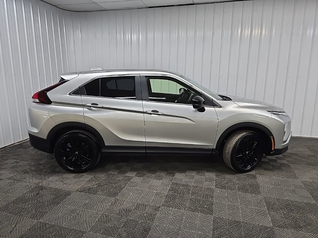 Used 2024 Mitsubishi Eclipse Cross LE image 2