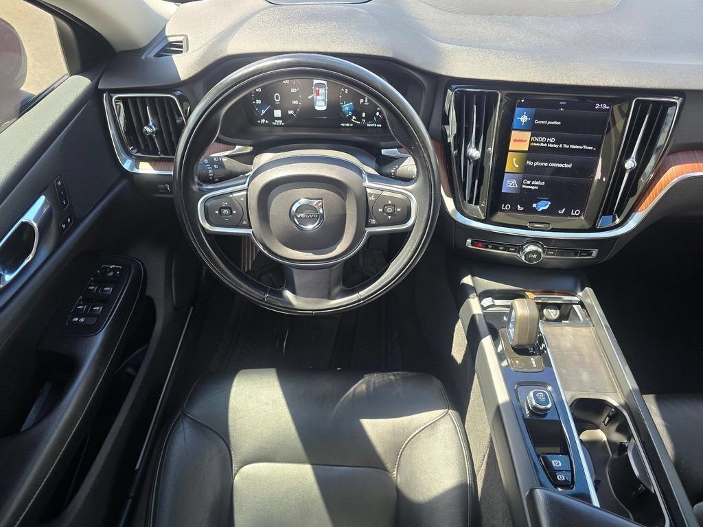 Used 2022 Volvo S60 B5 Momentum w/ Advanced Package FWD image 2