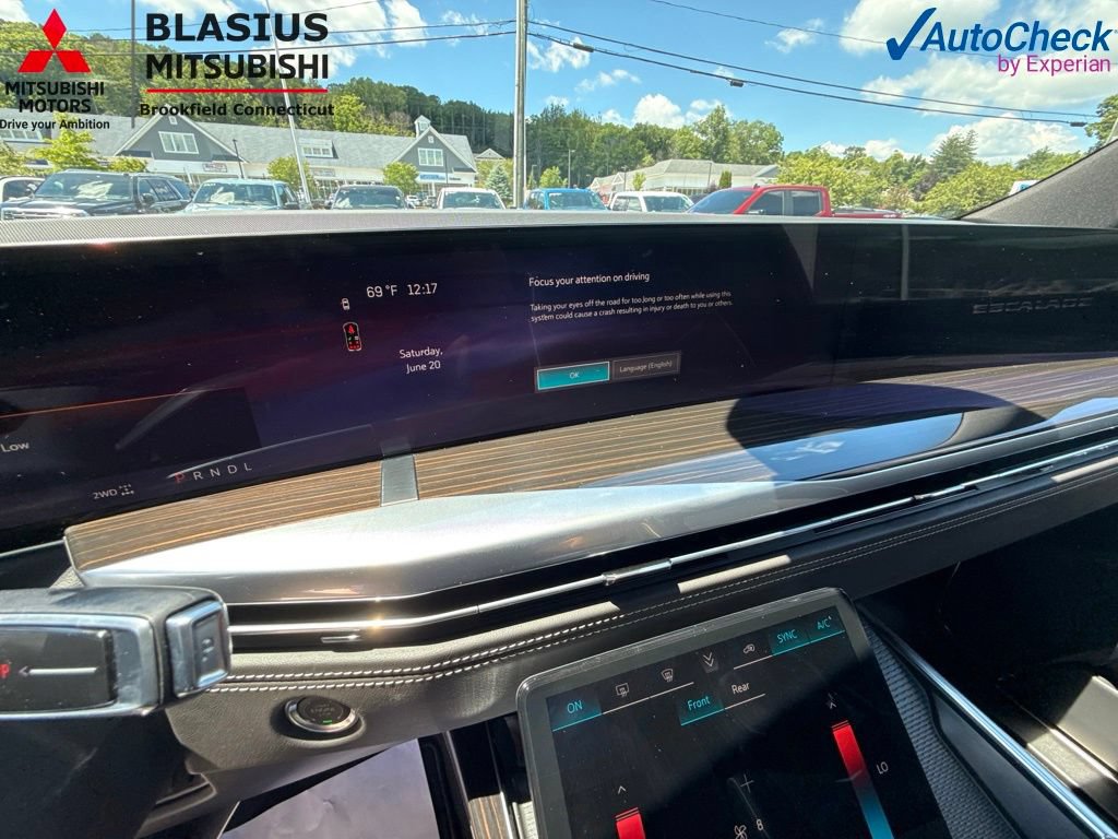 Used 2026 Cadillac Escalade Luxury AWD/4WD image 39