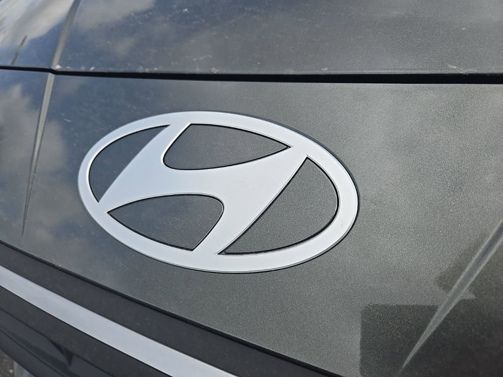 New 2026 Hyundai Elantra Sport FWD image 17