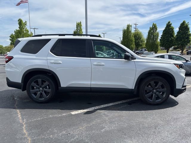 Used 2025 Honda Pilot Sport image 5
