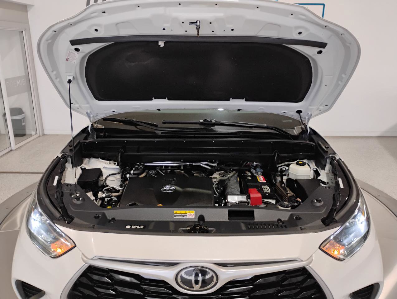 Used 2021 Toyota Highlander L image 93