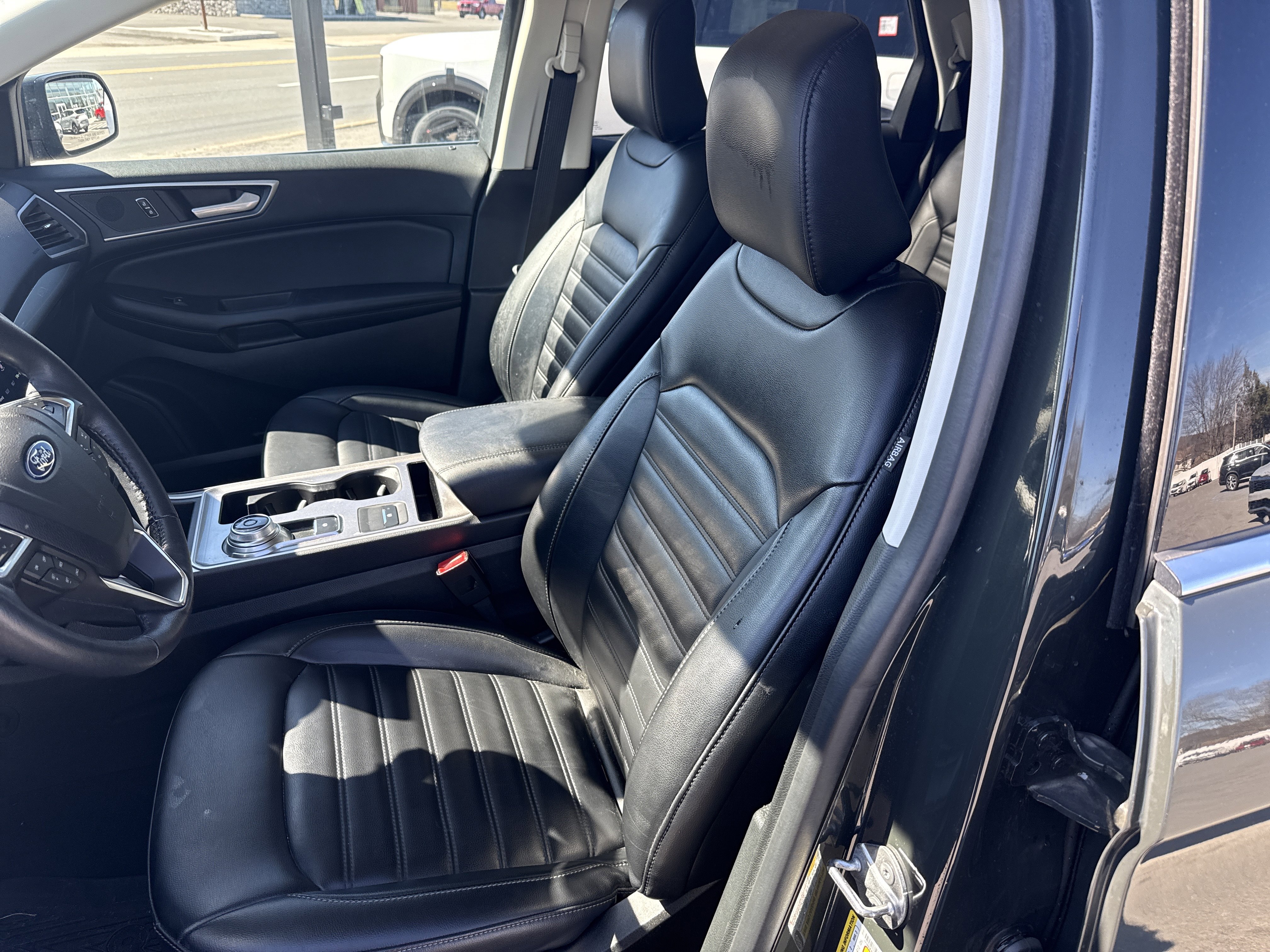 Used 2023 Ford Edge SEL image 12