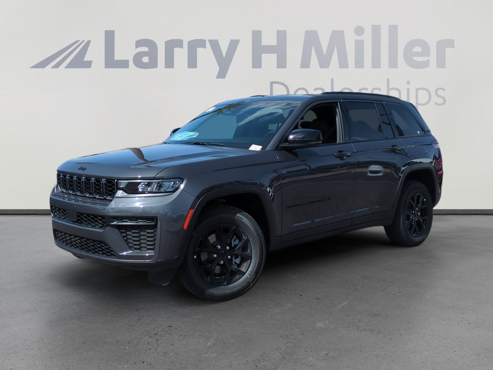 New 2026 Jeep Grand Cherokee Altitude AWD/4WD image 1