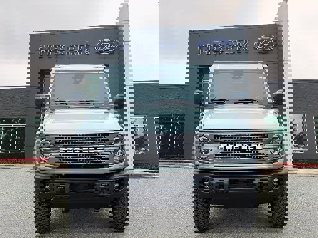 Used 2023 Ford Bronco Badlands image 2