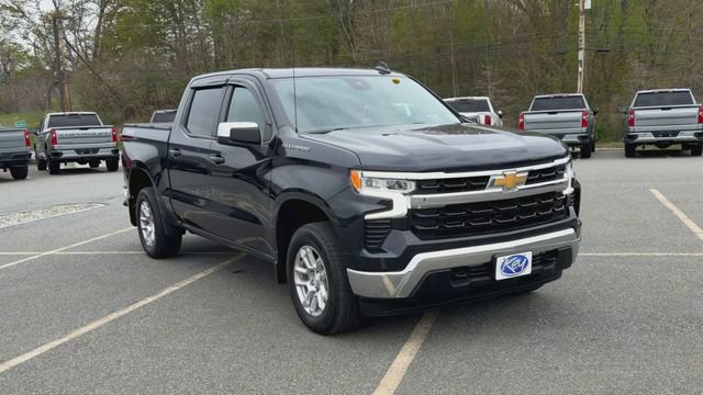 Used 2023 Chevrolet Silverado 1500 LT AWD/4WD image 2