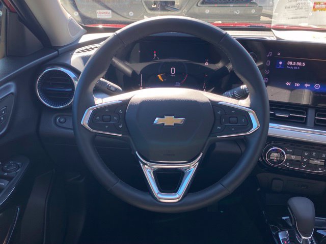 Used 2026 Chevrolet Trax LT w/ Driver Confidence Package FWD image 28