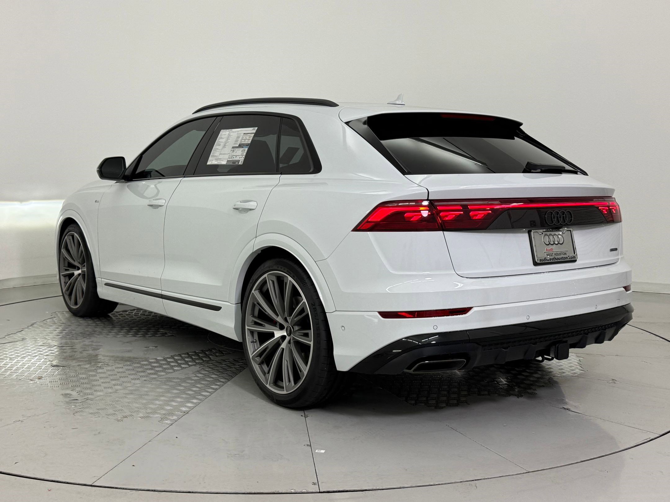 New 2026 Audi Q8 Prestige image 3