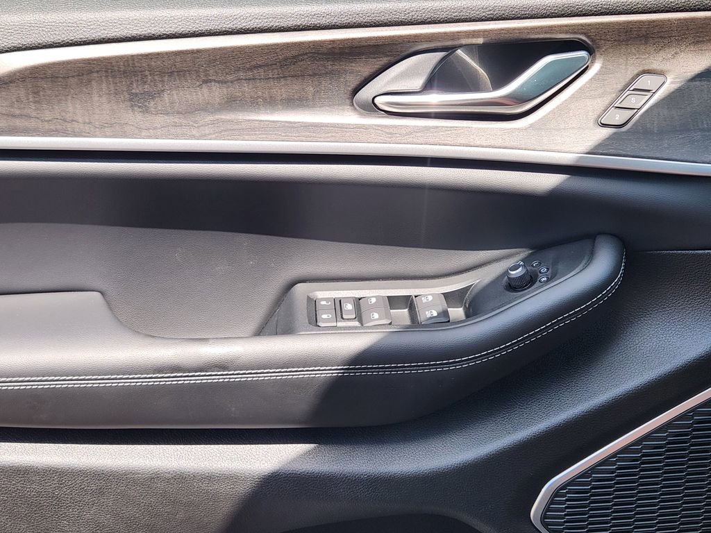 New 2026 Jeep Grand Cherokee Limited RWD image 16