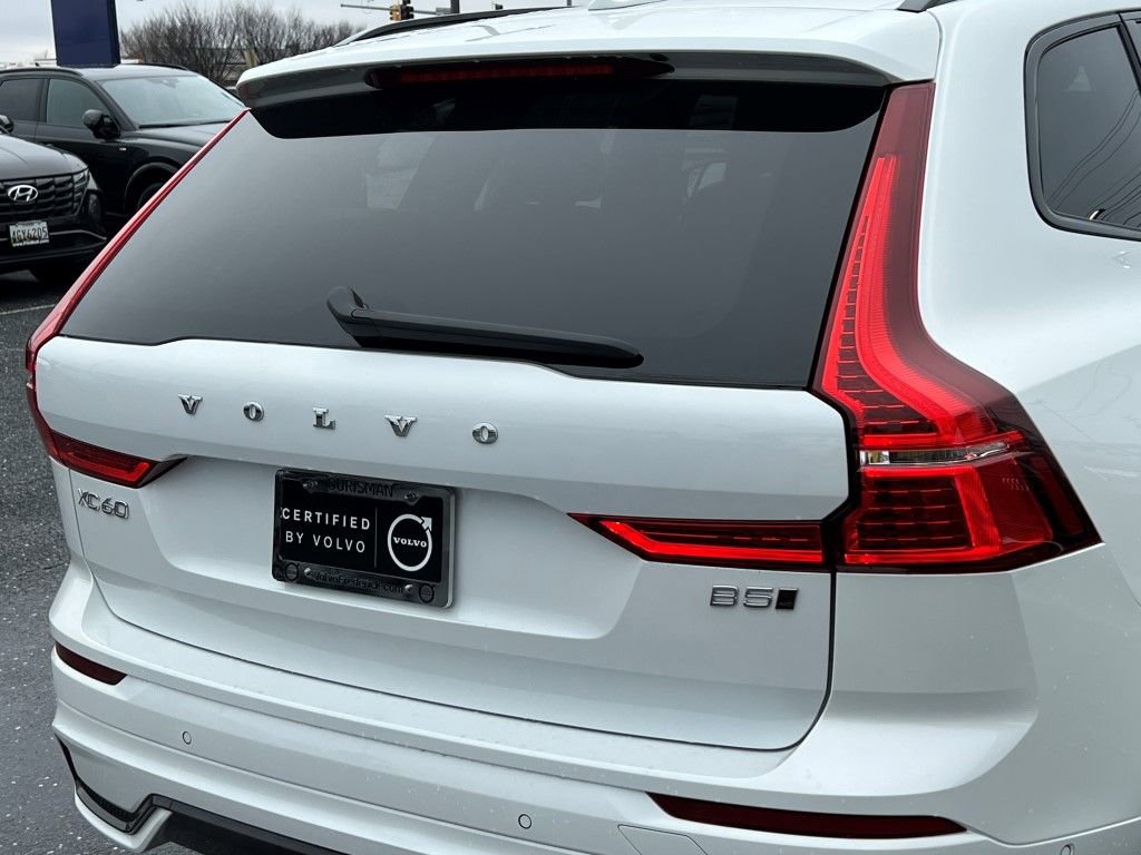 Certified 2023 Volvo XC60 B5 Plus w/ Climate Package image 8