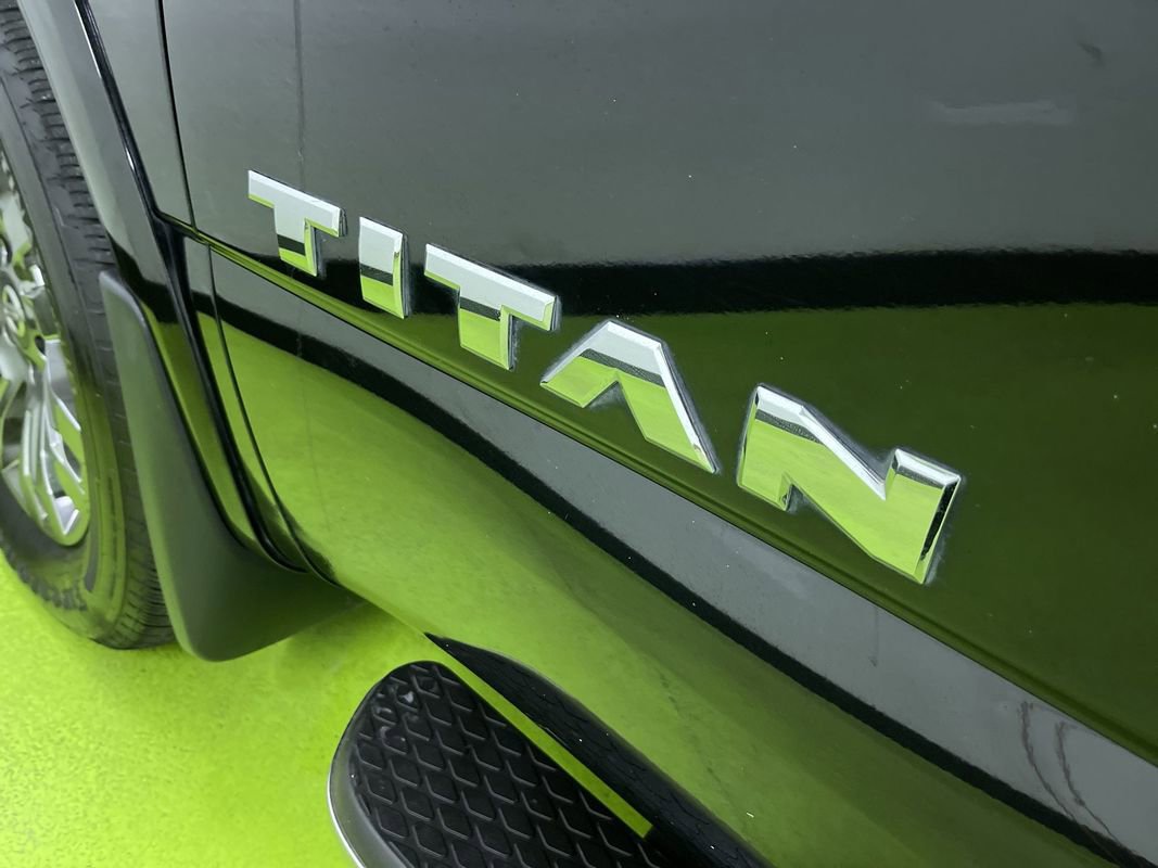 Used 2017 Nissan Titan Platinum Reserve image 15