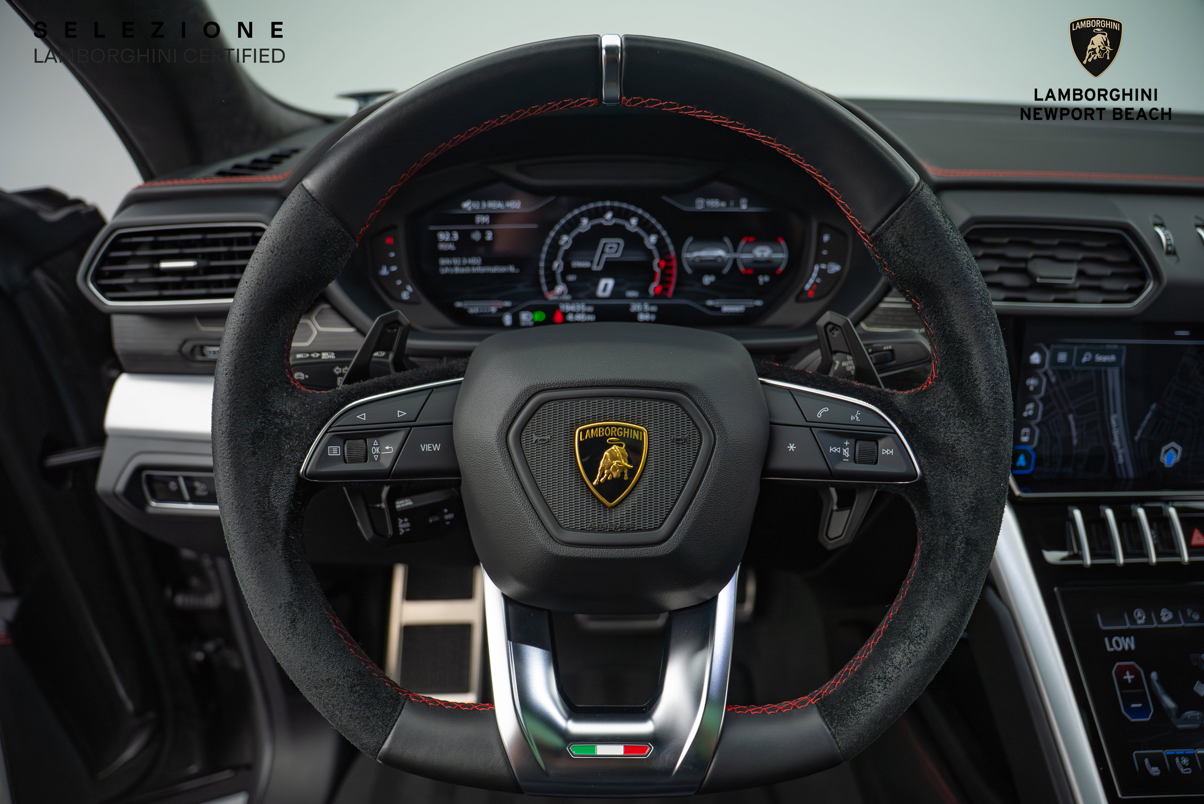 Used 2022 Lamborghini Urus AWD/4WD image 27