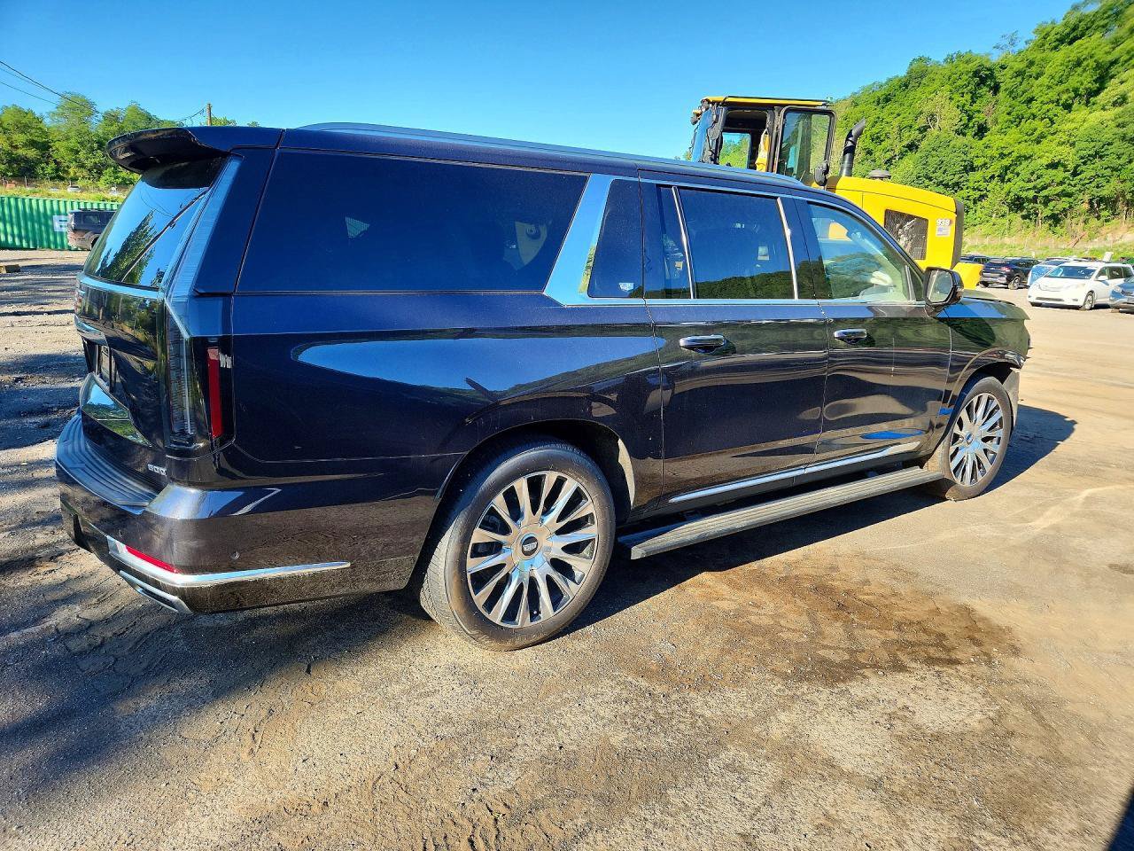 Used 2026 Cadillac Escalade ESV Platinum Luxury AWD/4WD image 5